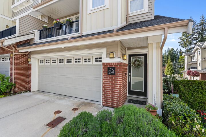 Property Photo: 2925 King George Boulevard 24 BC V4P 1B8
