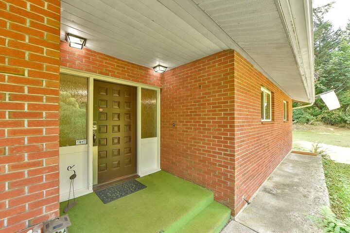 Property Photo:  13428 Crescent Road  BC V4P 1K8 