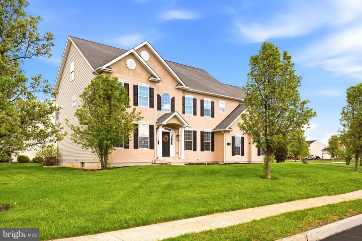 Property Photo:  100 Lilac Lane  PA 19525 