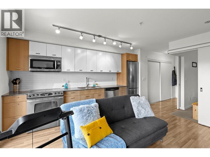 Property Photo: 1550 Dickson Avenue 316 BC V1Y 4B7