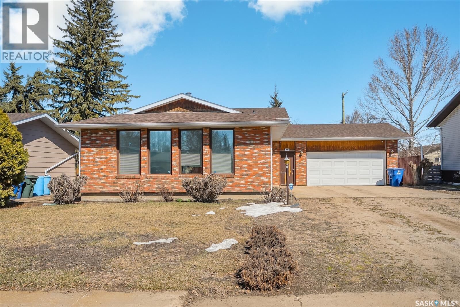Property Photo:  115 Main Street W  SK S0K 2L0 