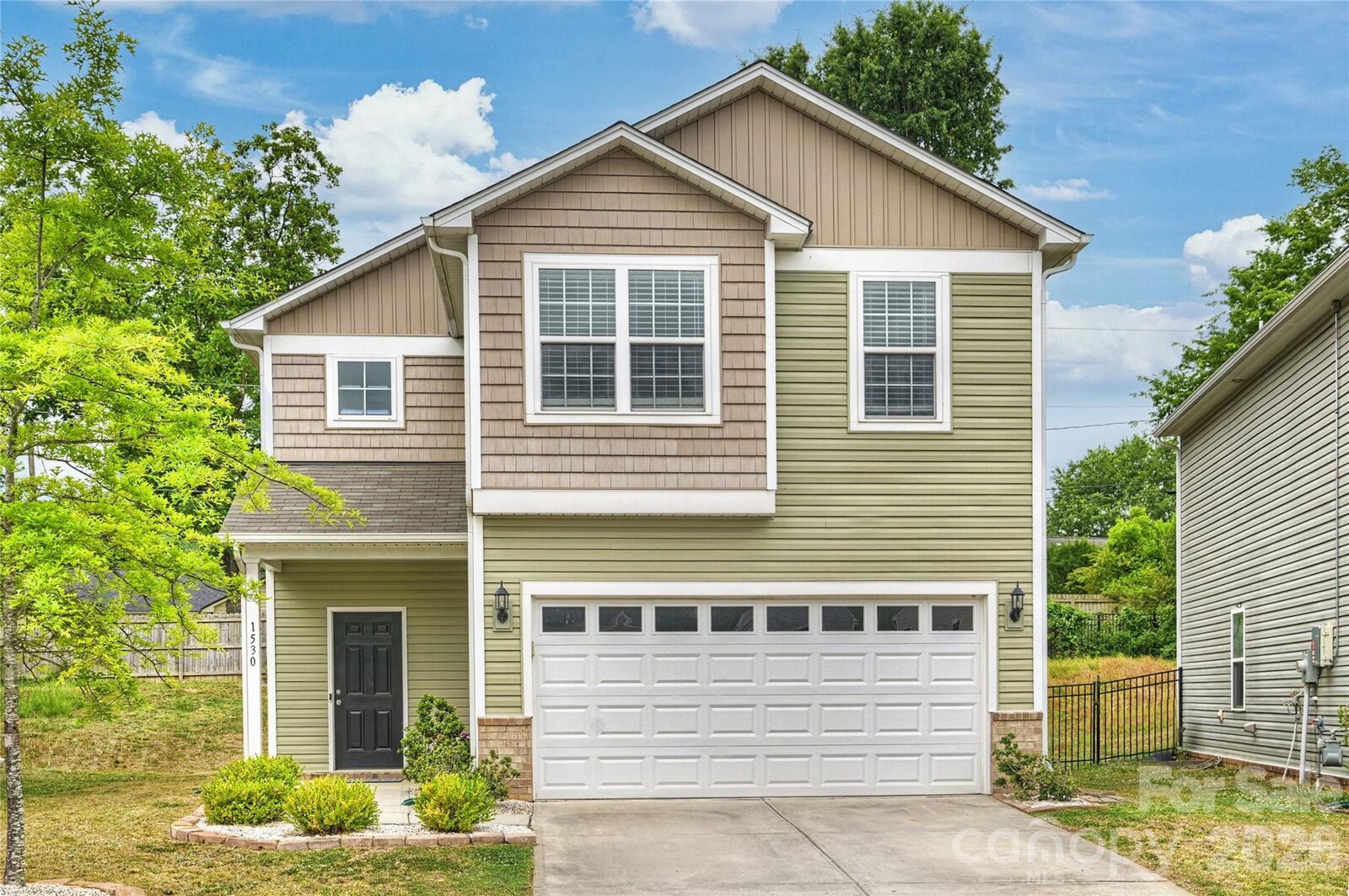 Property Photo: 1530 Starmount Cove Lane NC 28210