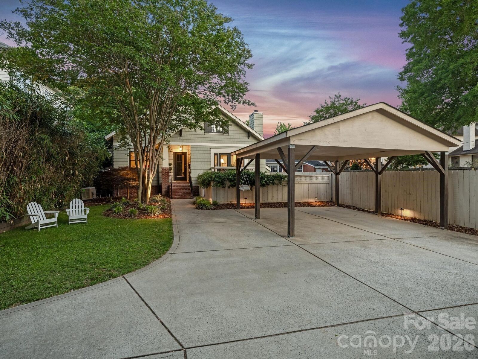 Property Photo:  207 Towill Place  NC 28211 