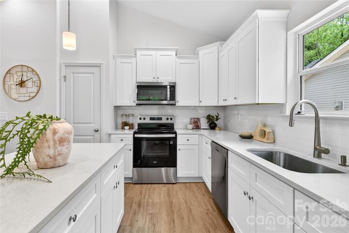 Property Photo:  7007 Frye Place  NC 28269 