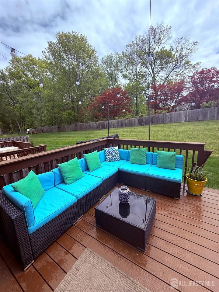 Property Photo:  8 Teaberry Drive  NJ 08820 