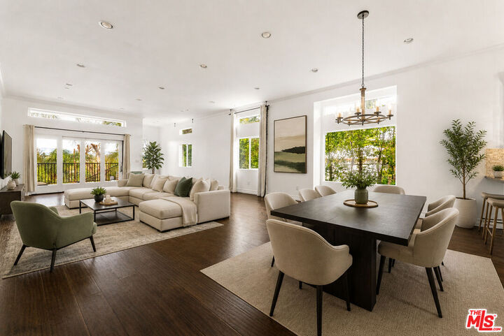Property Photo: 22202 Avenue San Luis CA 91364