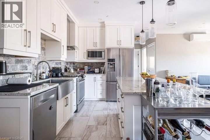 Property Photo:  208 Bold Street 404  ON L8P 1V6 