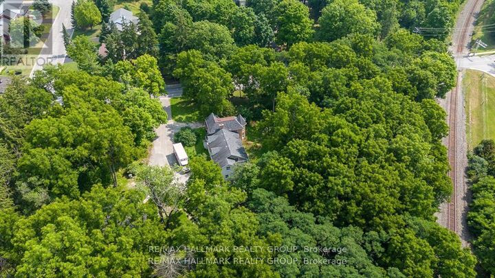 Property Photo:  60 Drummond Street West  ON K7H 2K4 