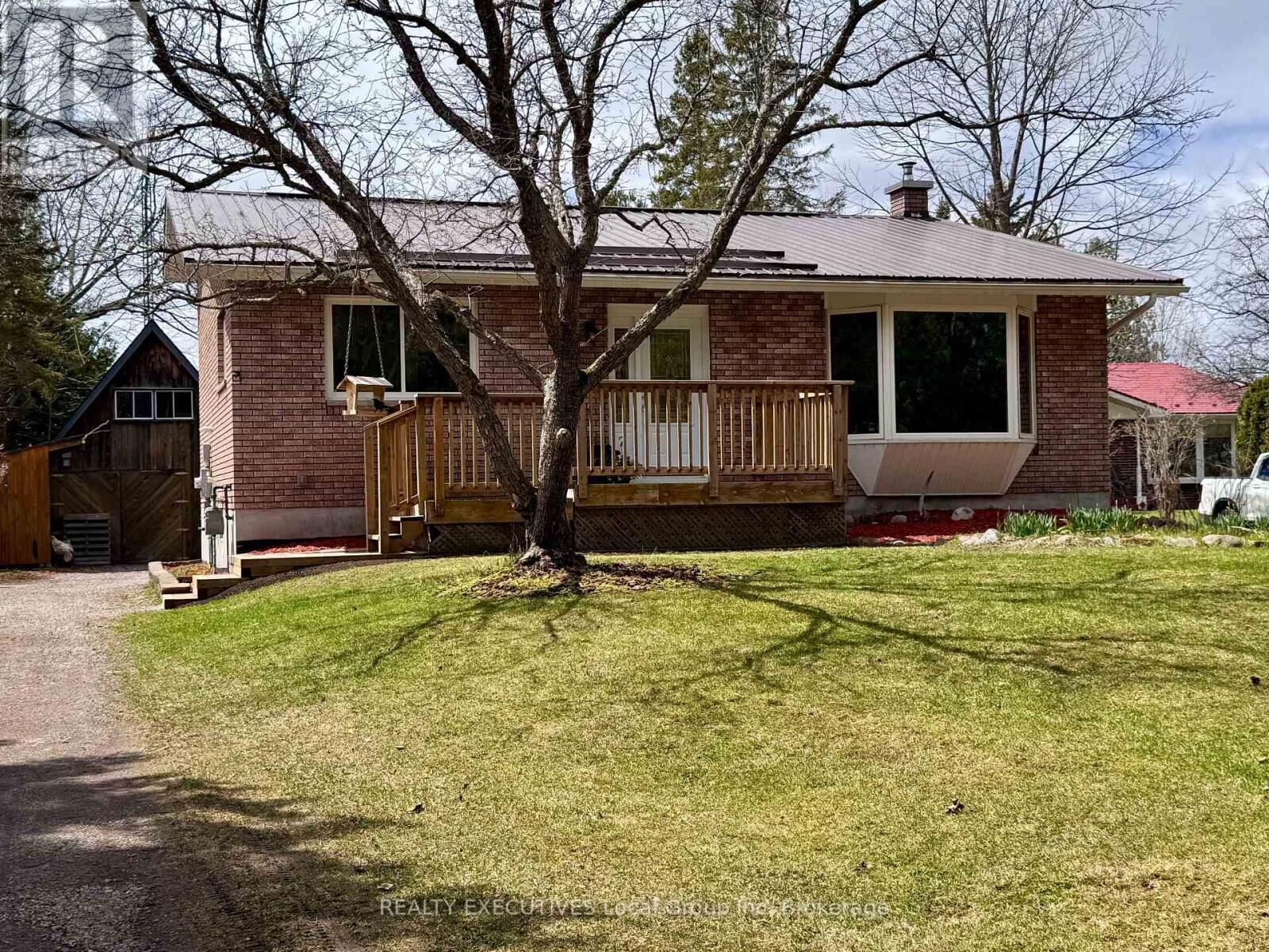 Property Photo:  1052 Evansville Drive  ON P2B 2K4 