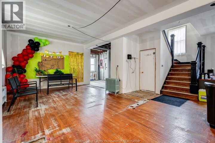 Property Photo:  115 Erie Street South  ON N8H 3B5 