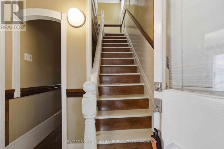 Property Photo:  175 King Street  ON K8V 3W7 