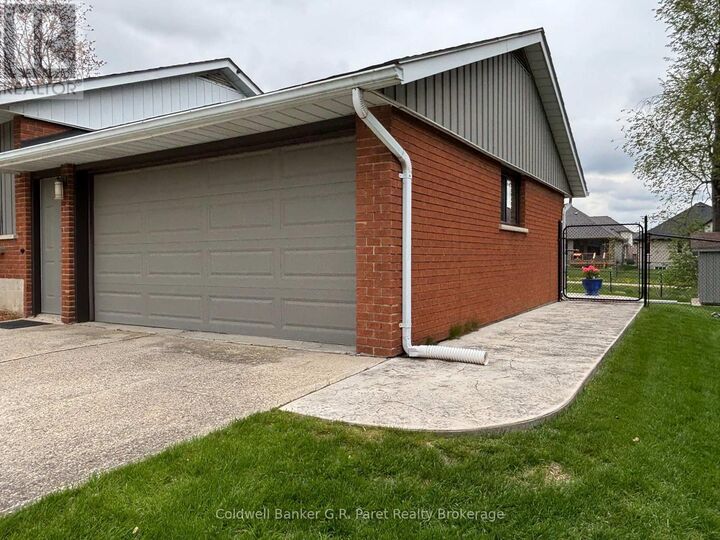 Property Photo:  35 Tanager Drive  ON N4G 1B1 