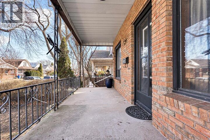 Property Photo:  1517 Gladstone Avenue  ON N8X 1Z3 