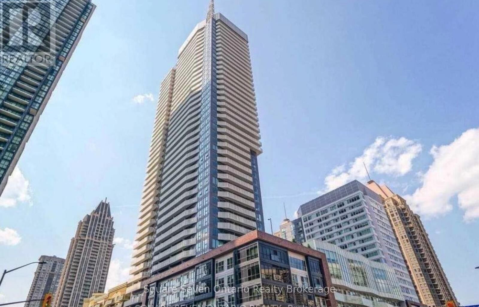 Property Photo:  4065 Confederation Parkway 1904  ON L5B 0L4 