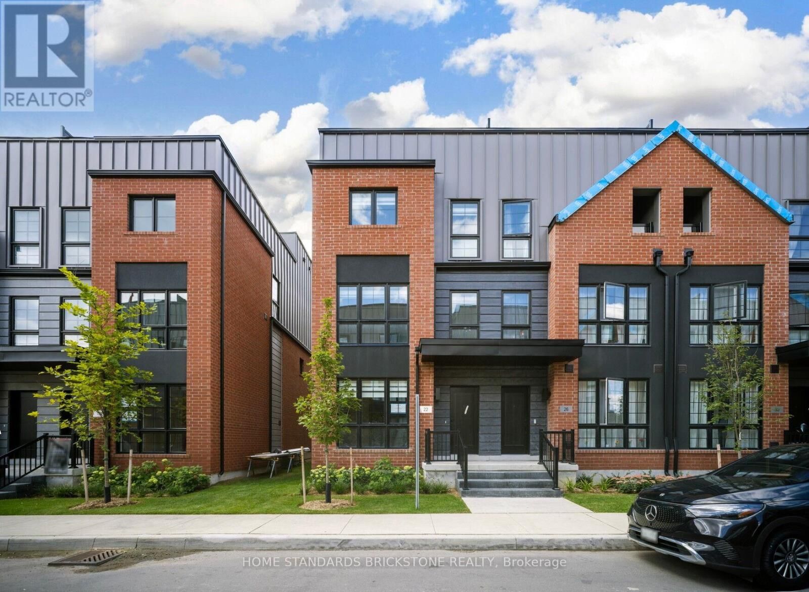 Property Photo:  22 Chesley Street  ON L4J 0M1 