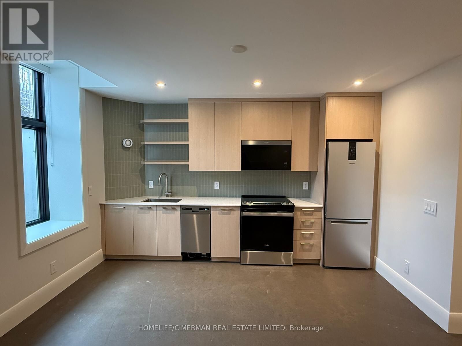 Property Photo:  328 Palmerston Boulevard Lower  ON M6G 2N6 