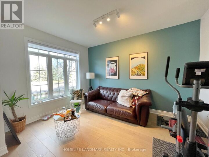Property Photo:  64 Mack Clement Lane  ON L4S 0G2 