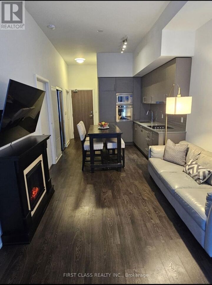 Property Photo:  576 Front Street West 825E  ON M5V 1C1 