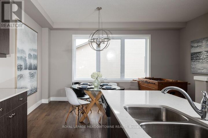 Property Photo:  2144 Meadowgate Boulevard  ON N6M 0H5 