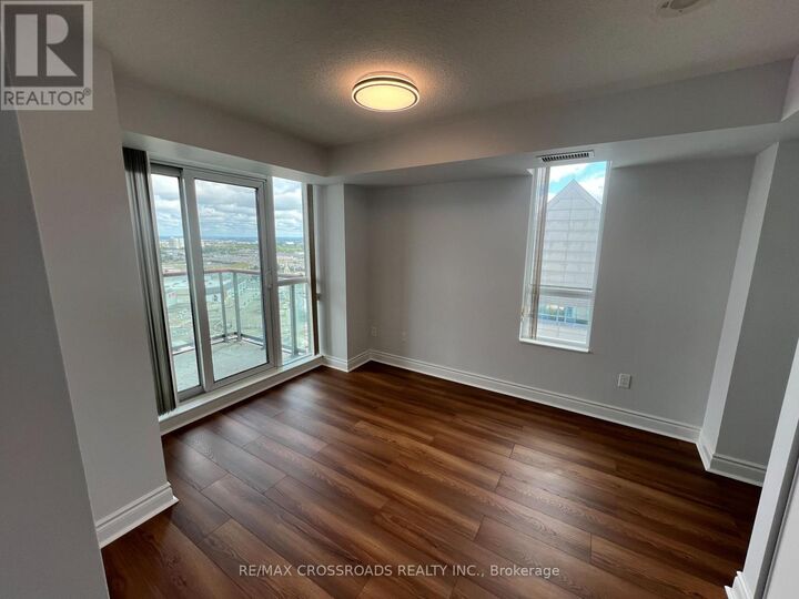 Property Photo:  60 Brian Harrison Way 1907  ON M1P 5J5 