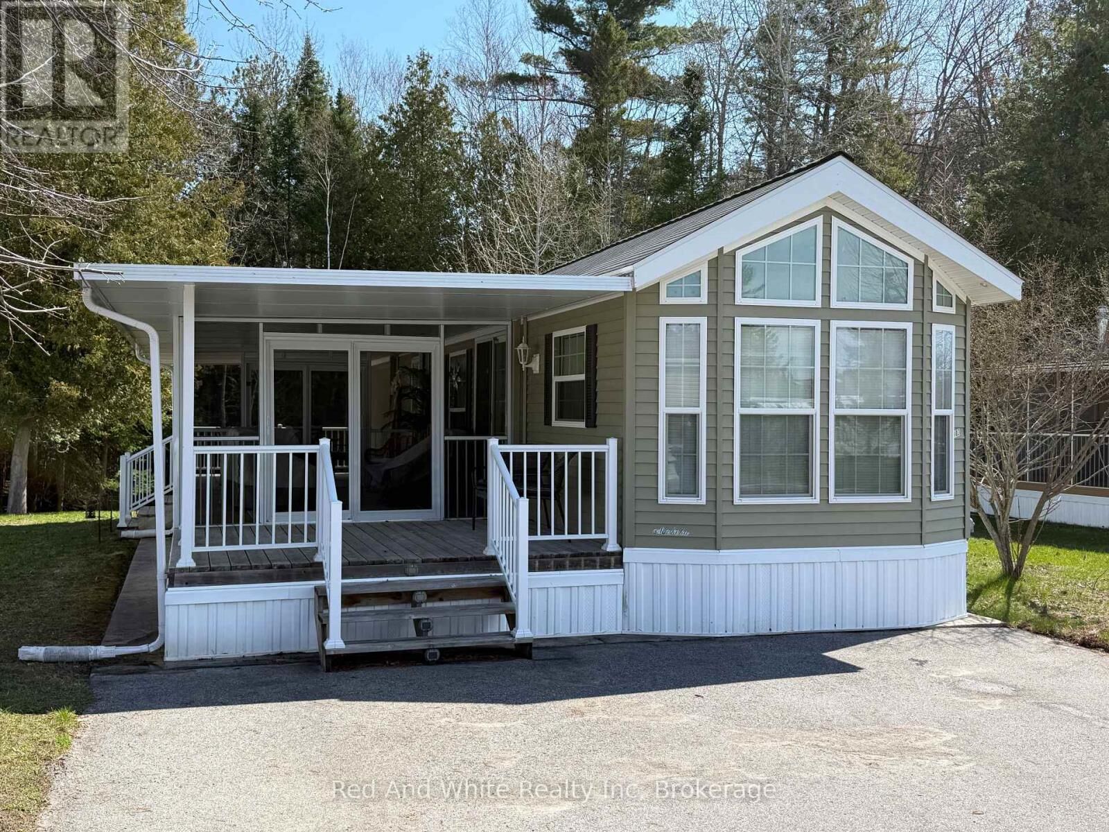 Property Photo:  103 Madawaska Trail  ON L9Z 1X7 