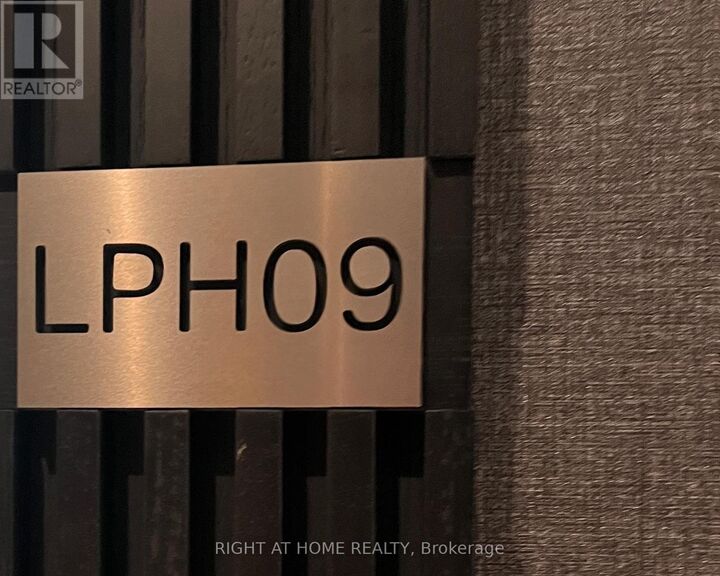Property Photo:  110 Broadway Avenue Lph09  ON M4P 1V7 