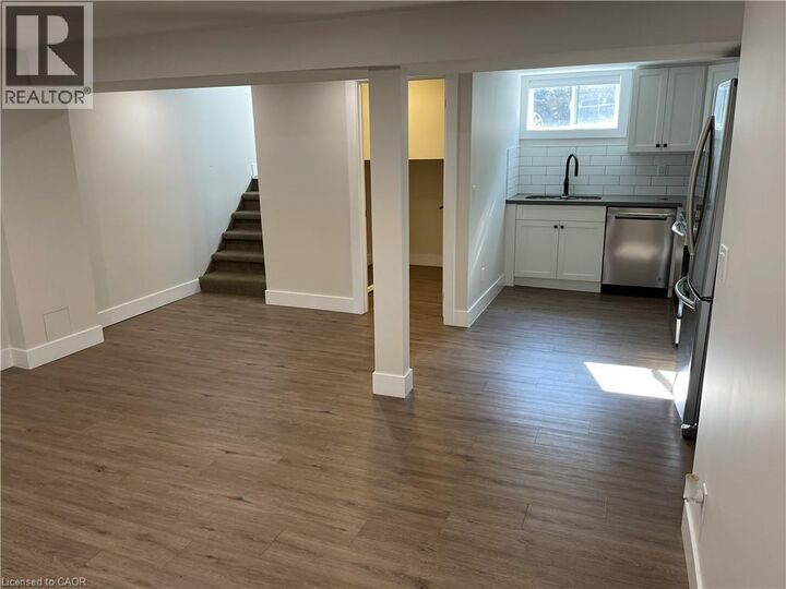 Property Photo:  8 Alderney Avenue 2  ON L9A 2A5 