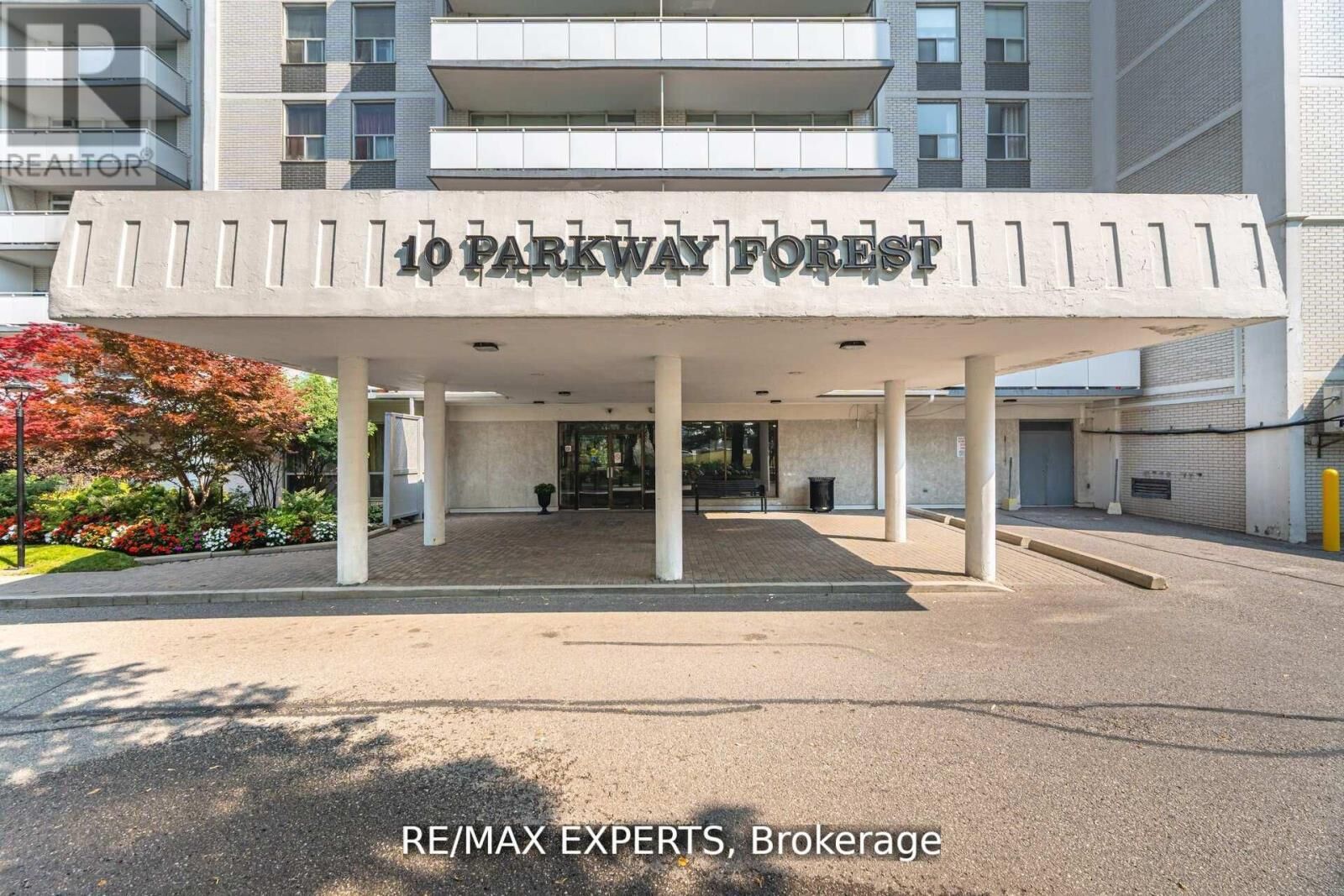 Property Photo:  10 Parkway Forest Drive 306  ON M2J 1L3 