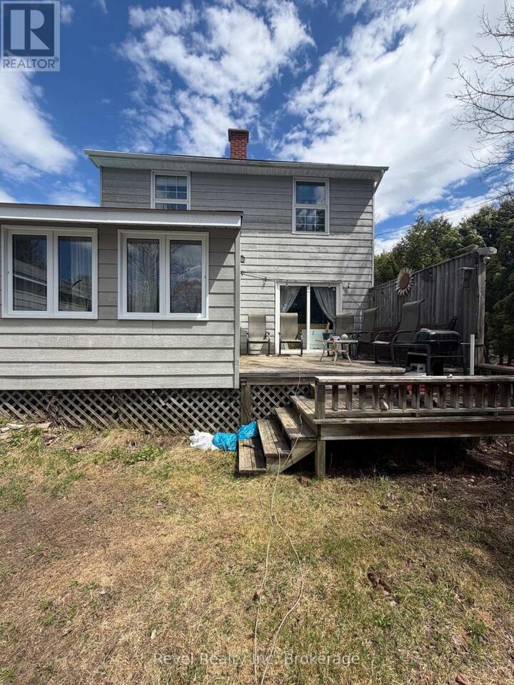 Property Photo:  320 Eighth Street  ON P0H 1V0 