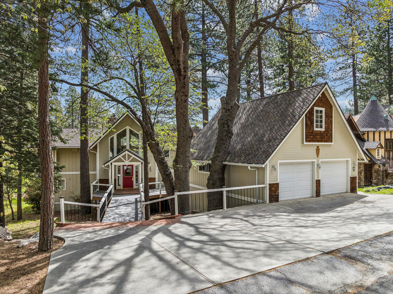 Property Photo:  653 Brentwood Drive  CA 92352 