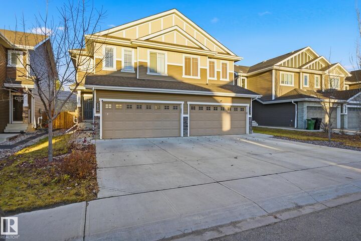 Property Photo:  893 Ebbers Crescent NW  AB T5Y 3V1 