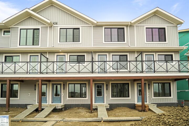 9 Edgewater Close — photo 1