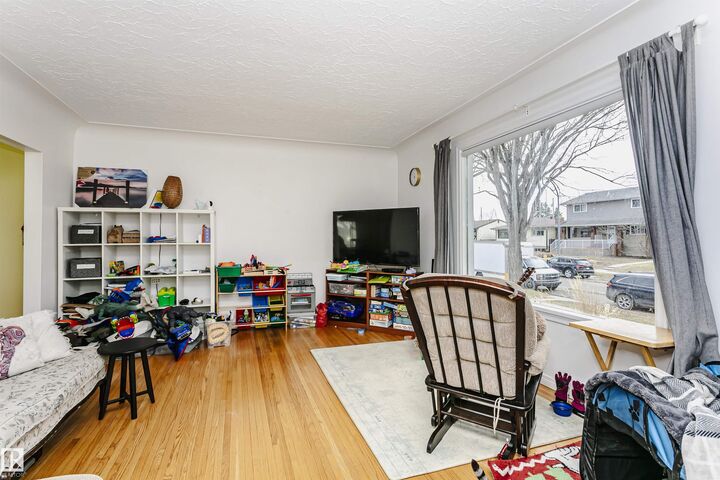 Property Photo:  9760 64 Avenue NW  AB T6E 0J5 