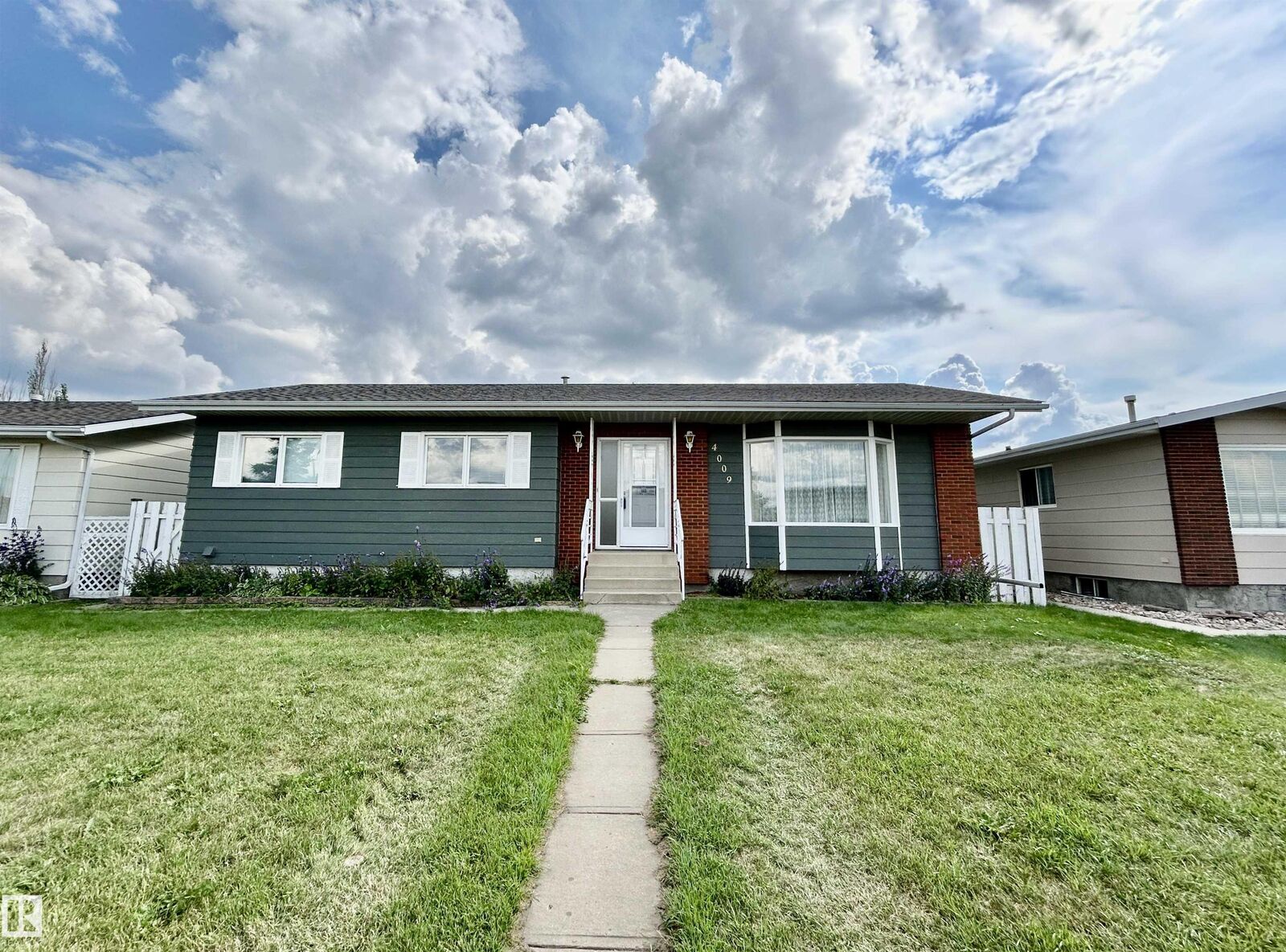 Property Photo:  4009 48 Avenue  AB T0A 3A2 