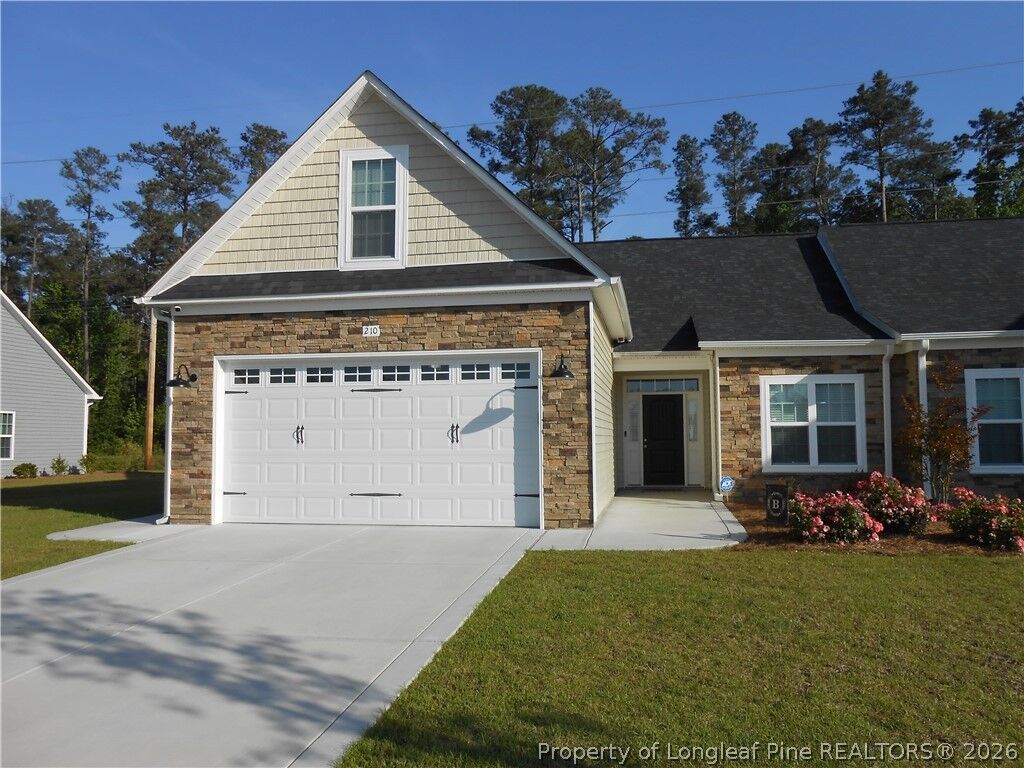 Property Photo:  210 Oak Pointe Circle  NC 28358 