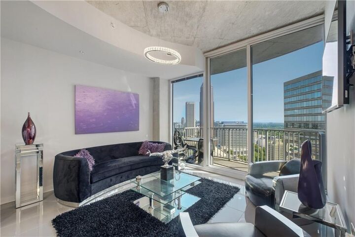 Property Photo:  400 W Peachtree Street NW 2914  GA 30308 