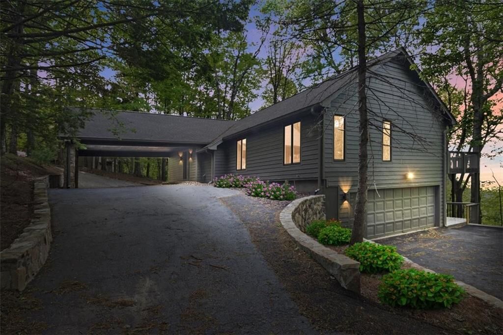 Property Photo:  40 Sanderlin Mountain Drive  GA 30143 
