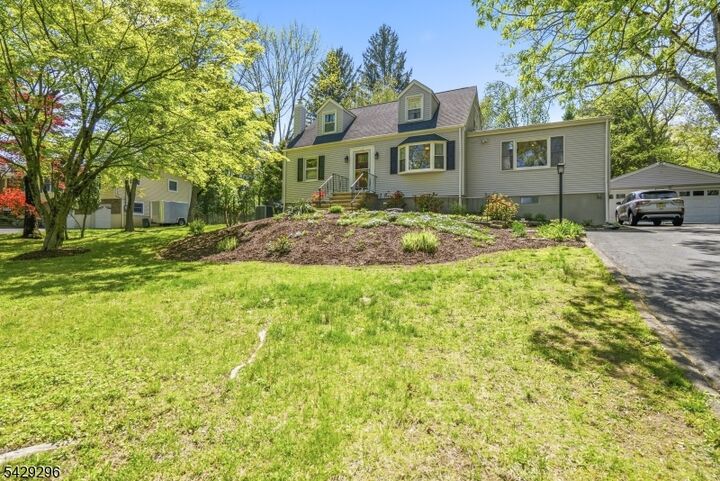 Property Photo:  37 Hussa Pl  NJ 07834 
