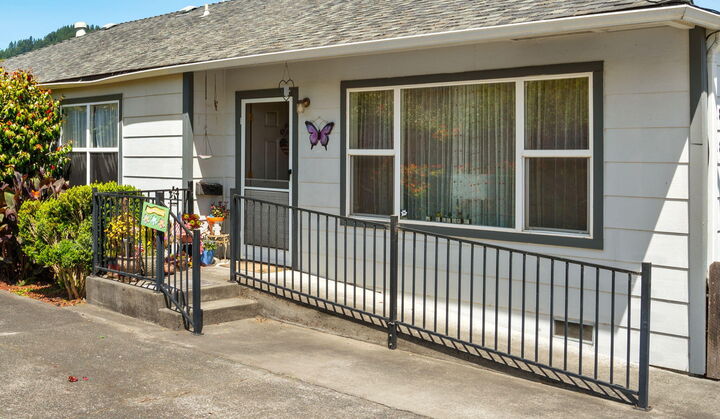 Property Photo:  180 Birch Street  CA 95562 