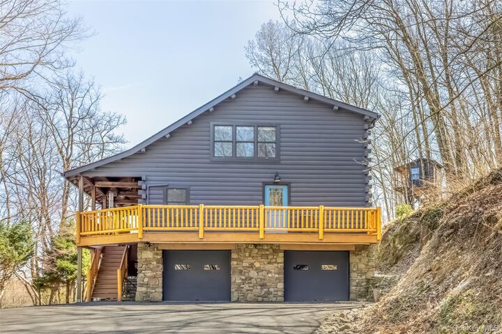 Property Photo:  10 Deerpath Drive  NY 12561 
