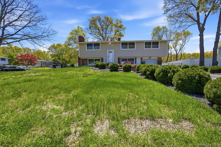 Property Photo:  22 Fairway Drive  NY 11776 