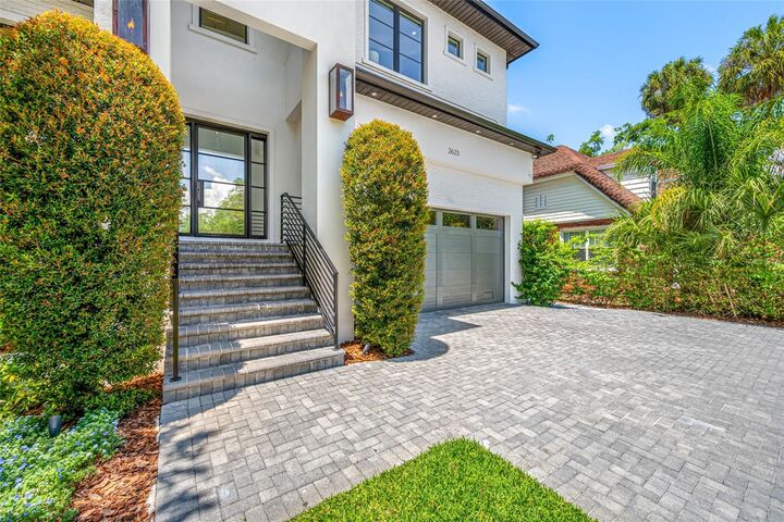 Property Photo: 2623 S Parkview Street FL 33629