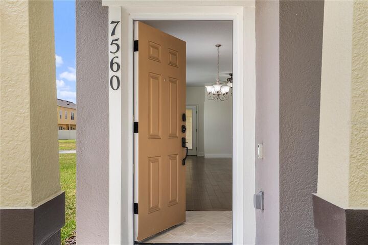 Property Photo:  7560 Bentonshire Avenue  FL 34786 