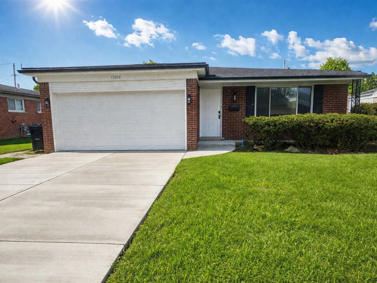 Property Photo:  13070 Picadilly Drive  MI 48312-1510 