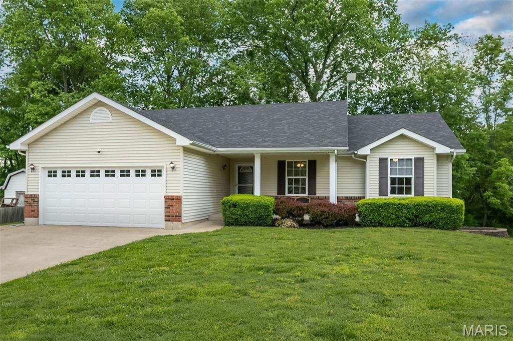 Property Photo:  344 Fourbush Court  MO 63389 