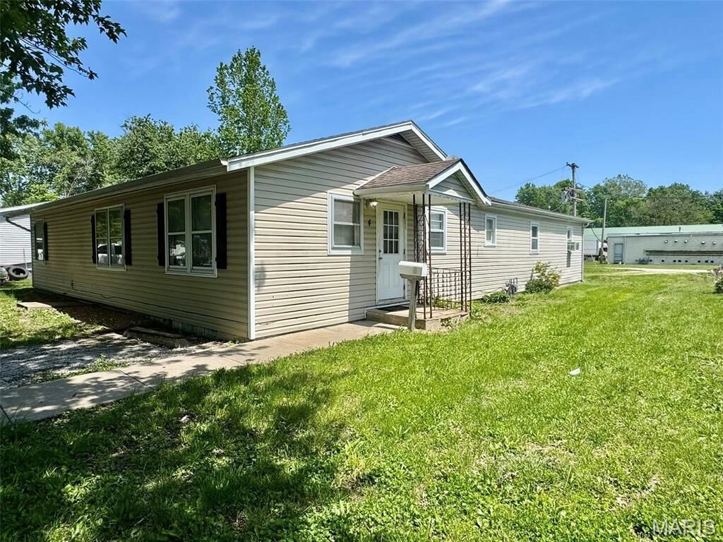 Property Photo:  4 Thomas Street  MO 63456 
