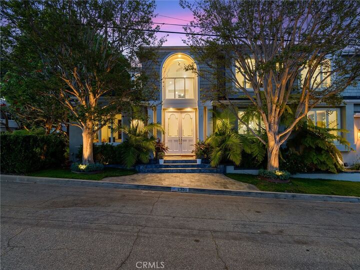 Property Photo:  2300 John Street  CA 90266 