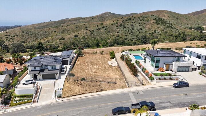 Property Photo:  619 Skyline Road  CA 93003 