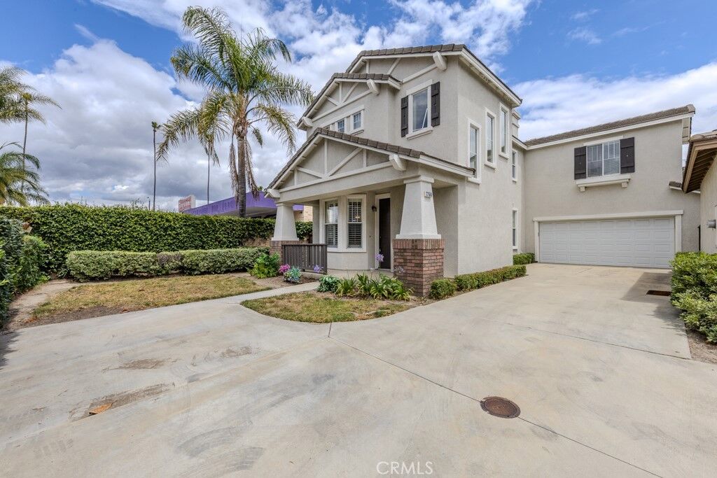 Property Photo:  2158 W Cherrywood Lane  CA 92804 