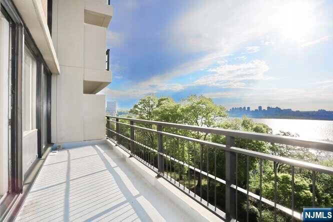 Property Photo:  1 Horizon Road 605  NJ 07024 